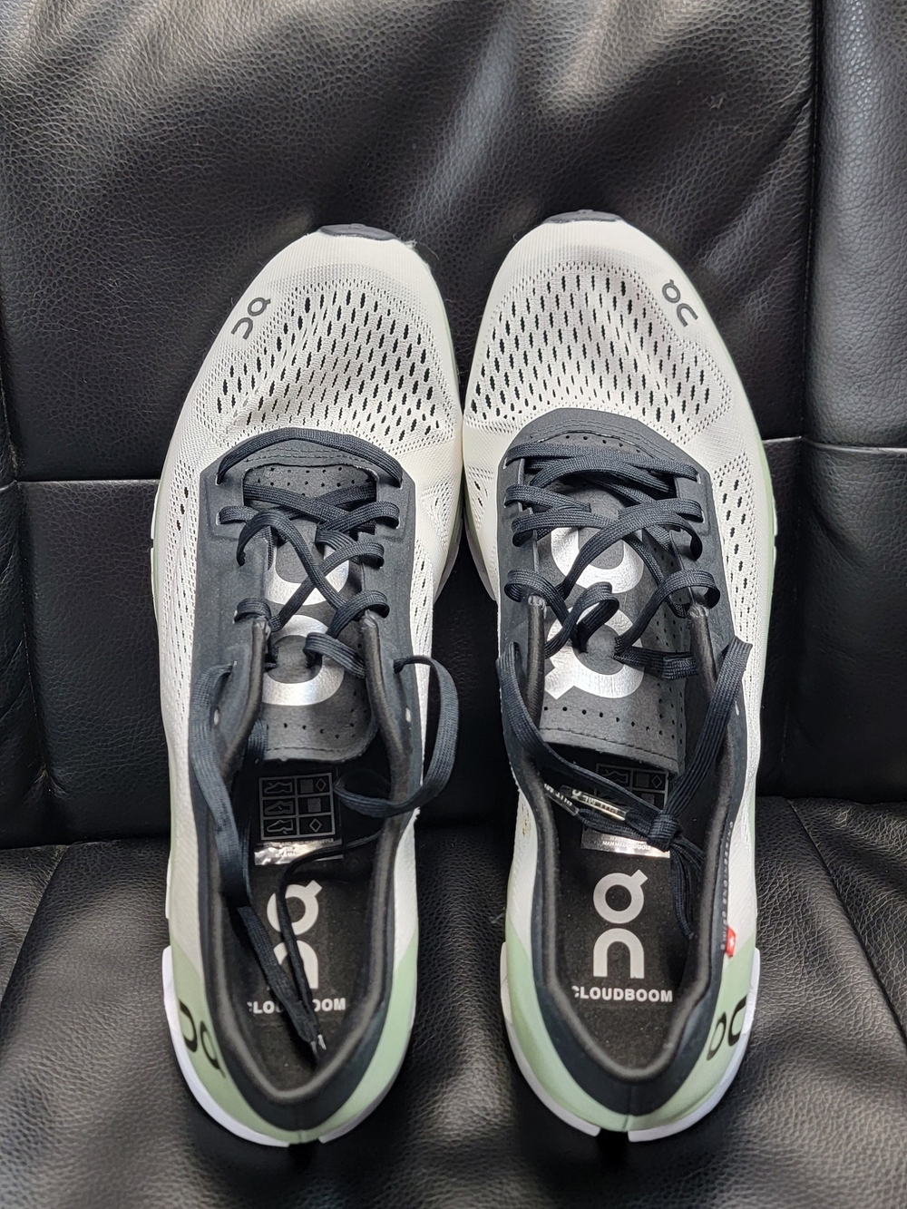 On Running Menโs Cloudboom Lightweight White/Black Running Shoes